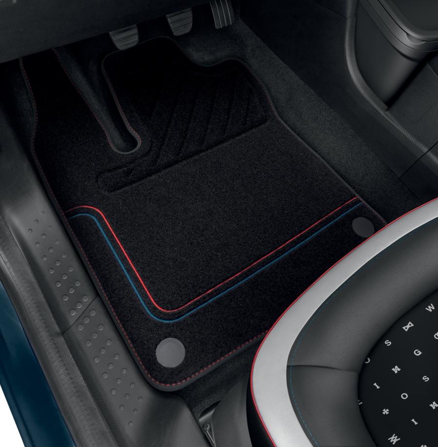 Детали интерьера Renault Twingo Signature 2020 года  (фото 11 из 13)